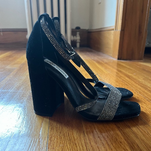 Steve Madden black and silver heels - Picture 2 of 3